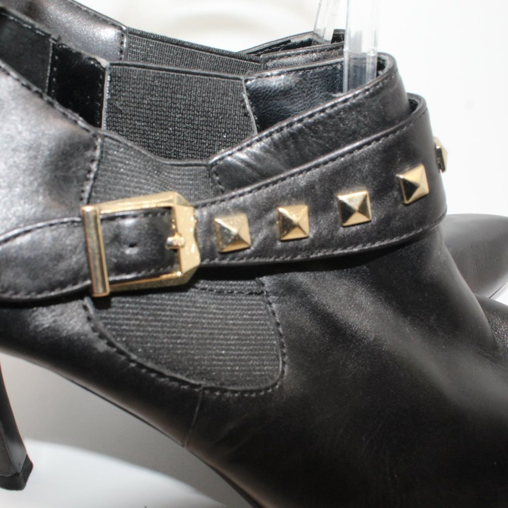 GUESS T Pyramid Studded Sz 8.5M Black Leather Ankle Booties Stilettos Heels #144 - Picture 12 of 16